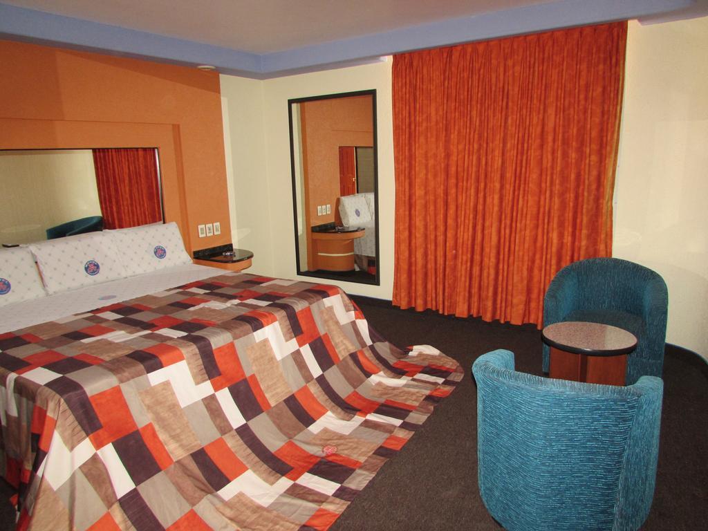 סלאיה Motel Gran Vallarta (Adults Only) מראה חיצוני תמונה
